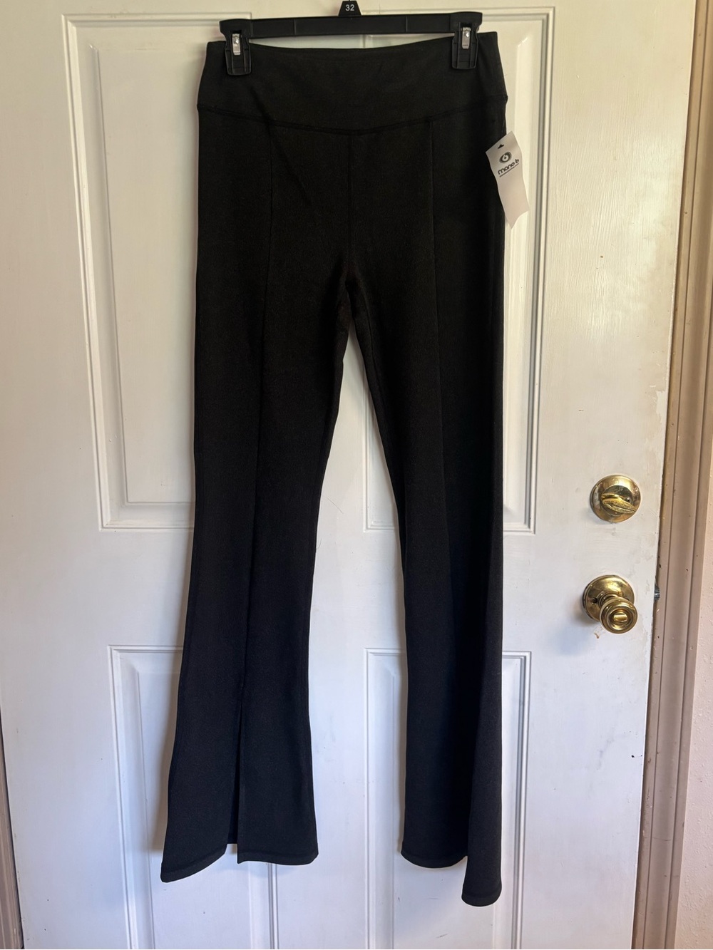 NWT Med Mono B Black Heather wife leg Yoga Flare Front Slit Pants.  Retail 38.00